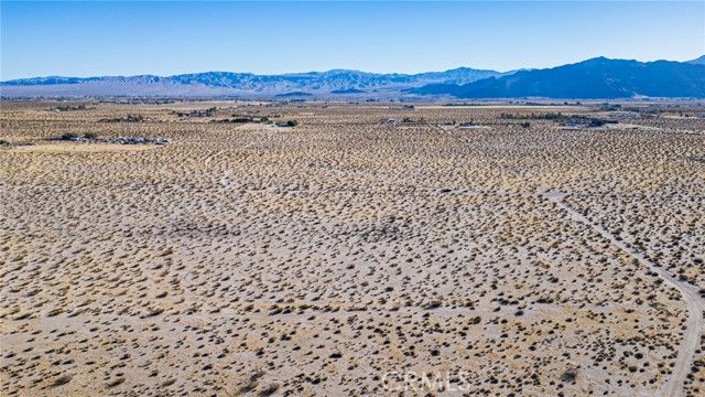 46300 Palos Verdes Road, Newberry Springs CA: https://media.crmls.org/medias/b953a158-980b-4b8d-92d7-0da70405d3b6.jpg