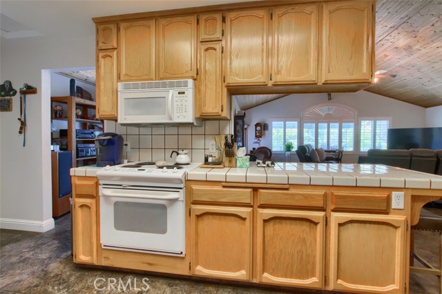 Detail Gallery Image 12 of 49 For 43381 Running Deer Dr, Coarsegold,  CA 93614 - 3 Beds | 2 Baths