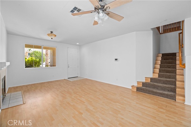 Detail Gallery Image 3 of 29 For 39221 Chantilly Ln, Palmdale,  CA 93551 - 5 Beds | 4 Baths