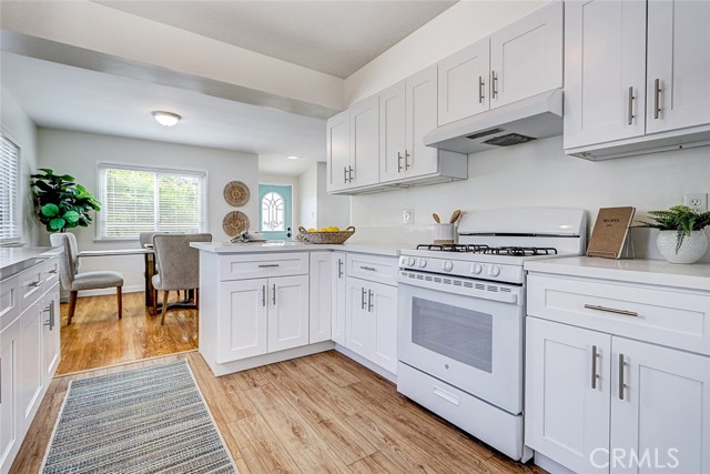 426 S Broadway, Redondo Beach CA: https://media.crmls.org/medias/b954c7ff-4340-4ef9-94ff-9dba1a82abd2.jpg