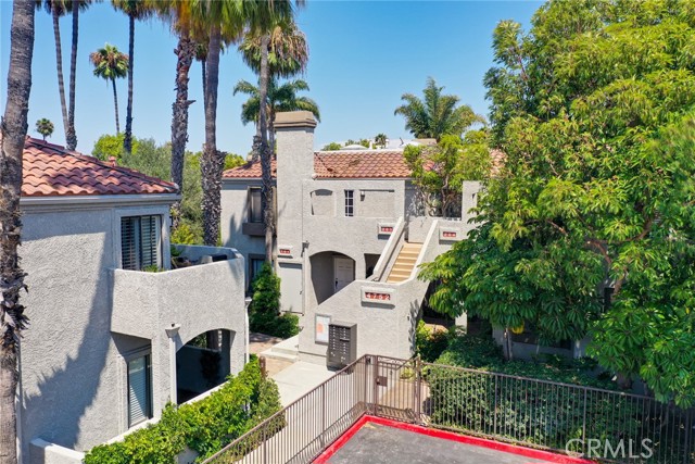 4752 Tiara Drive, Huntington Beach CA: https://media.crmls.org/medias/b9550f2f-9ea6-4ee7-8b19-62dc1b8c64be.jpg