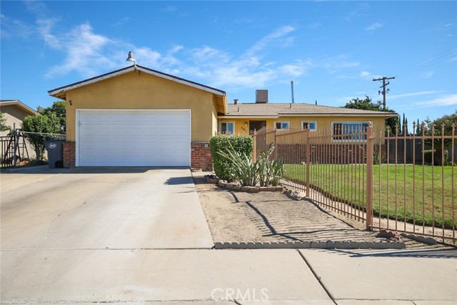 543 E Hopkins Avenue, Fresno CA: https://media.crmls.org/medias/b95512bf-38ca-4d64-a6f6-cd56cc1efb24.jpg