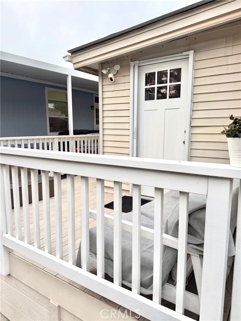 Detail Gallery Image 4 of 12 For 80 Huntington Street #712,  Huntington Beach,  CA 92646 - 2 Beds | 1 Baths