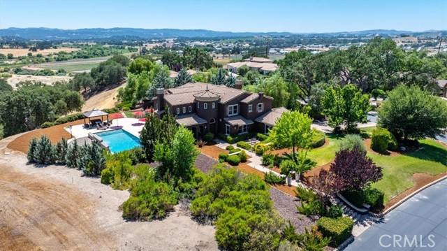 2191 Lake Ysabel Road, Templeton CA: https://media.crmls.org/medias/b9572a27-6fc0-4c0e-9cb2-0c3ab0996a1d.jpg
