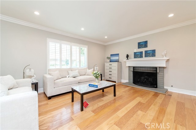 2214 Vista Hogar, Newport Beach CA: https://media.crmls.org/medias/b9574218-43f1-44d4-9f6b-bb7d9dc53c51.jpg