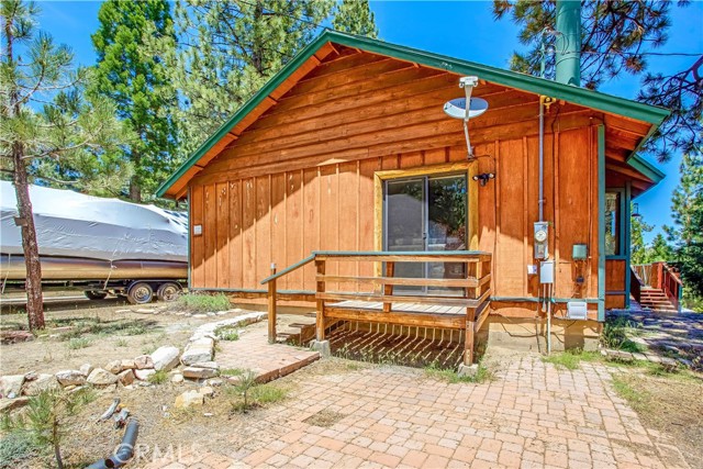 Detail Gallery Image 19 of 28 For 796 Cove Dr, Big Bear Lake,  CA 92315 - 3 Beds | 2 Baths