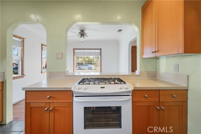 Detail Gallery Image 11 of 24 For 2307 Daisy Ave, Long Beach,  CA 90806 - 2 Beds | 1 Baths