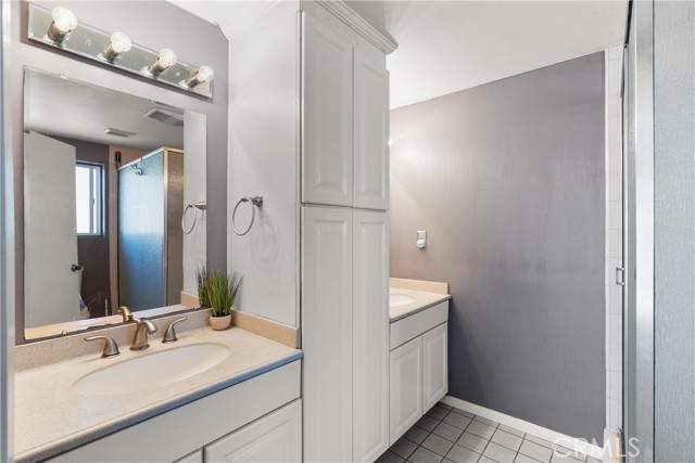 Detail Gallery Image 11 of 23 For 18021 Gulf Ln, Huntington Beach,  CA 92646 - 6 Beds | 4 Baths