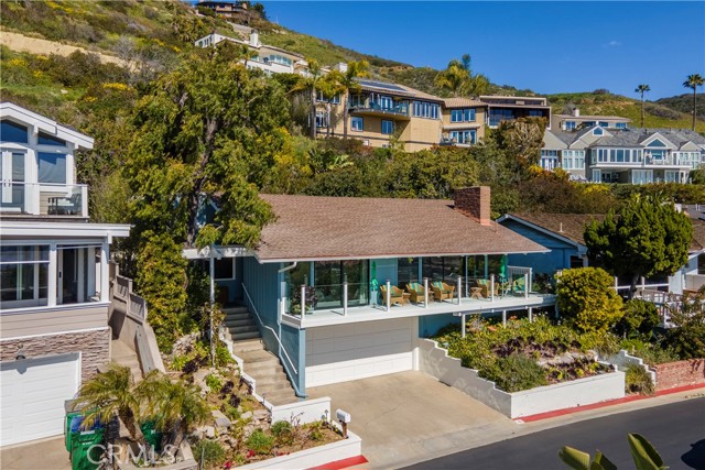 Detail Gallery Image 1 of 54 For 19 N Vista De La Luna, Laguna Beach,  CA 92651 - 3 Beds | 2 Baths