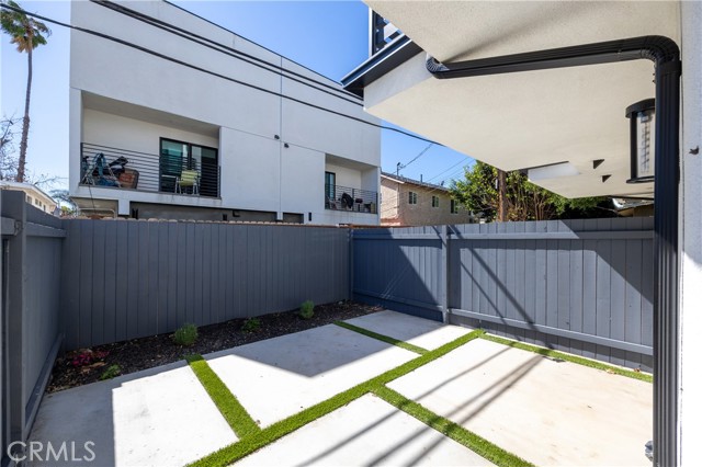 Detail Gallery Image 29 of 33 For 14422 Tiara #1/2,  Van Nuys,  CA 91401 - 5 Beds | 5 Baths