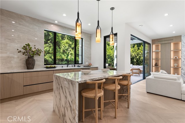 4205 Agnes Avenue, Studio City CA: https://media.crmls.org/medias/b958edfc-371a-426c-b919-2e022bf1d23c.jpg