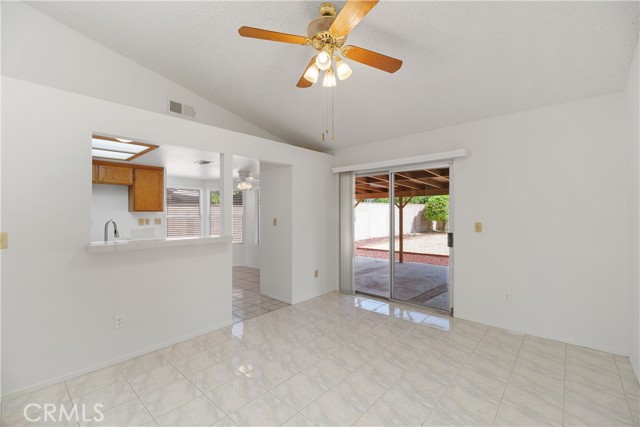 26444 Columbus Drive, Menifee CA: https://media.crmls.org/medias/b95a64fc-769c-4f3e-9949-247932e7f435.jpg
