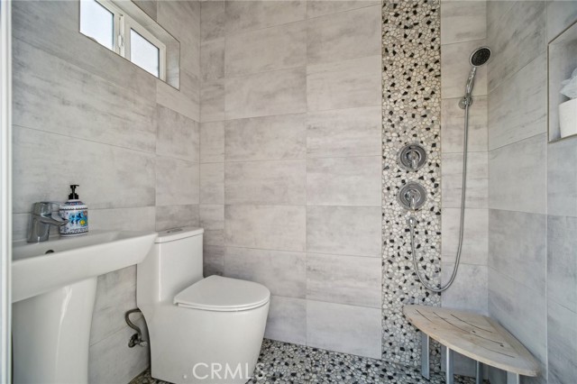 Detail Gallery Image 23 of 75 For 12218 Sarazen Pl, Granada Hills,  CA 91344 - 6 Beds | 5/2 Baths