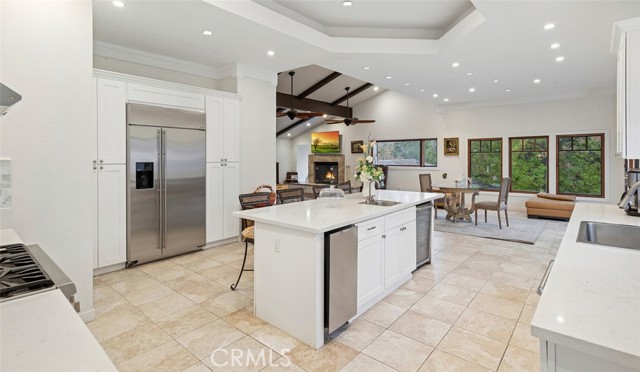 Detail Gallery Image 9 of 27 For 31991 Viapavo Real, Coto de Caza,  CA 92679 - 4 Beds | 4/1 Baths