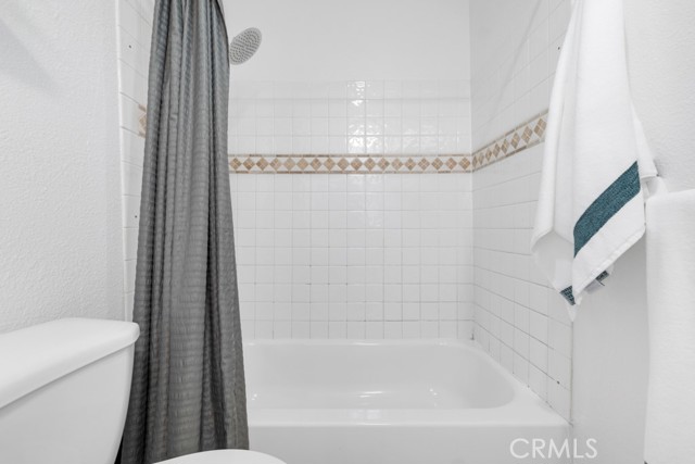 Detail Gallery Image 12 of 36 For 9047 Willis Ave #7,  Panorama City,  CA 91402 - 3 Beds | 2/1 Baths