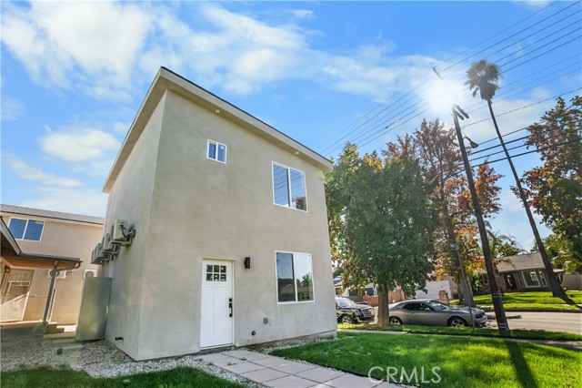 Detail Gallery Image 12 of 12 For 20553 Valerio, Winnetka,  CA 91306 - 3 Beds | 3 Baths