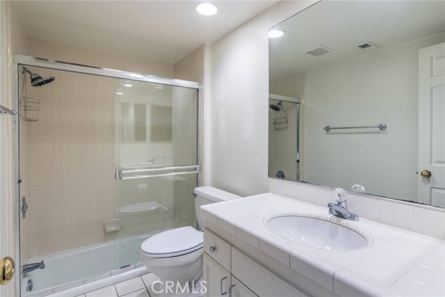 Detail Gallery Image 12 of 20 For 4543 Willis Ave #105,  Sherman Oaks,  CA 91403 - 2 Beds | 2 Baths