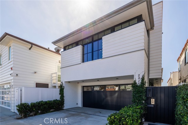 2428 The Strand, Hermosa Beach CA: https://media.crmls.org/medias/b95db539-7f45-459a-becd-cd75a029b1e3.jpg