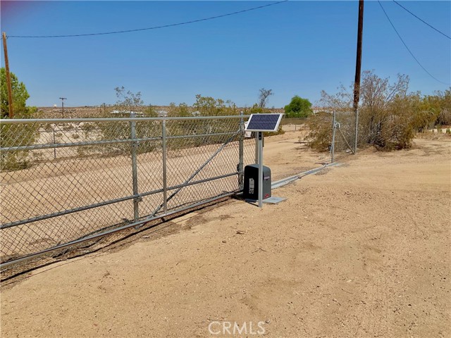 68919 Kachina Drive, 29 Palms CA: https://media.crmls.org/medias/b95e3497-d89f-4a9c-8858-50b8f1a8f202.jpg