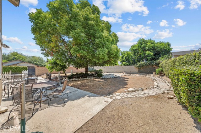 6763 Poinsettia Court, Chino CA: https://media.crmls.org/medias/b95e460d-e85e-4d22-bdca-a733c353a69a.jpg