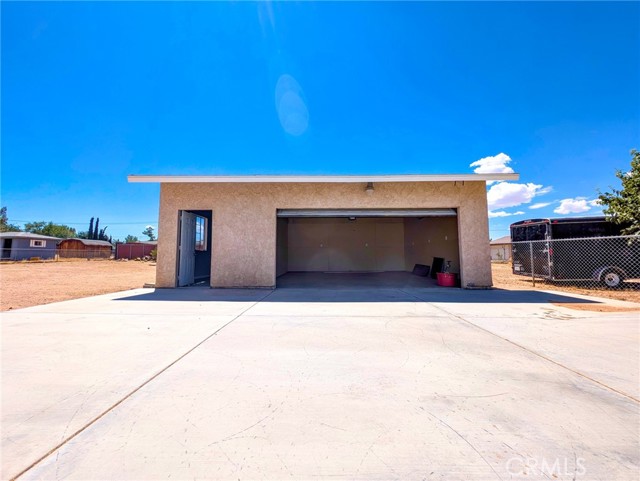 10784 Lincoln Avenue, Hesperia CA: https://media.crmls.org/medias/b95ff6b2-fccc-4012-9dde-5eef266d499f.jpg