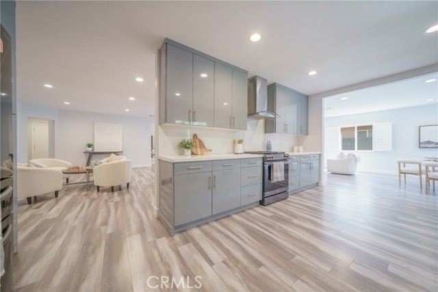 Detail Gallery Image 22 of 57 For 22046 Kinzie St, Chatsworth,  CA 91311 - 3 Beds | 3 Baths