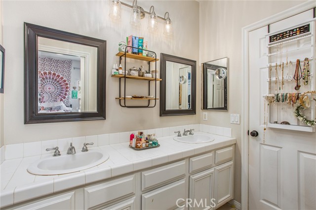 512 Golden West Drive, Redlands CA: https://media.crmls.org/medias/b96062bb-6284-440f-ac30-6aa1705173a9.jpg