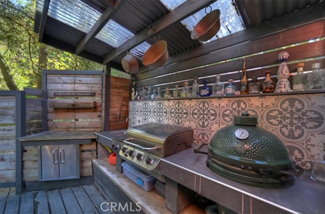 23463 The Blind Trail, Crestline, CA 92325