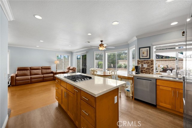 4350 Bennington Court, Chino CA: https://media.crmls.org/medias/b961b309-9c72-4186-98e8-7fdbf612ece8.jpg
