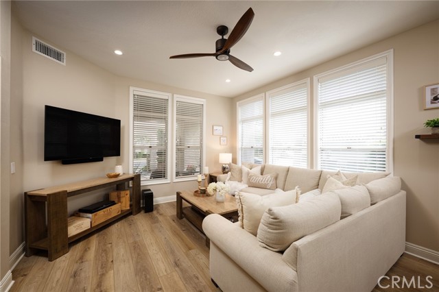 Image 12 of 59 For 33 Calle Del Norte