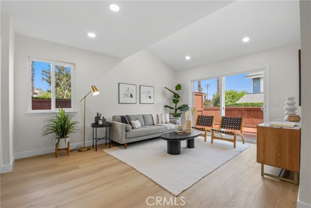 921 Boon Place, Corona CA: https://media.crmls.org/medias/b9633b89-cbbe-4807-b171-6d737ef05525.jpg