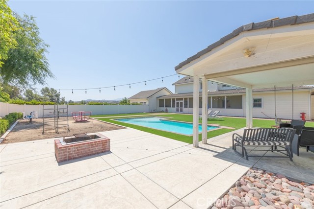 Image 36 of 70 For 41559 Floyd Court