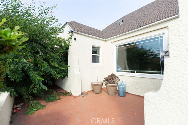 715 E McFadden, Santa Ana CA: https://media.crmls.org/medias/b9654ac8-58c2-4695-8a74-e361fcde12e1.jpg