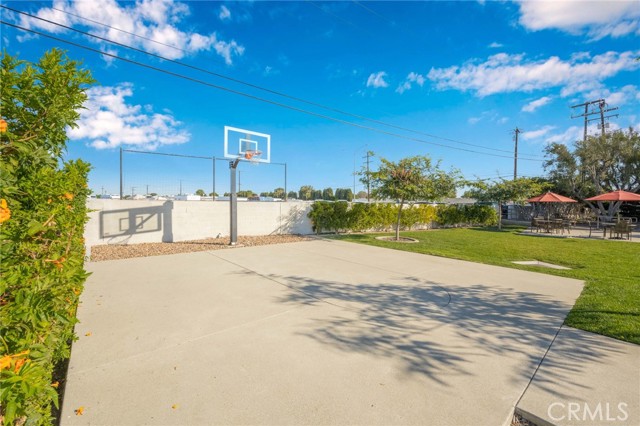 13341 St Andrews Drive, Seal Beach CA: https://media.crmls.org/medias/b96556e5-2821-40b0-9bf1-052b1a6b9558.jpg