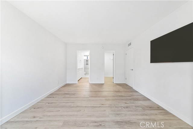 Detail Gallery Image 19 of 38 For 15215 Magnolia Bld, Sherman Oaks,  CA 91403 - 2 Beds | 2 Baths