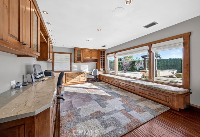 Detail Gallery Image 38 of 64 For 11159 Mcvine, Sunland,  CA 91040 - 4 Beds | 4 Baths