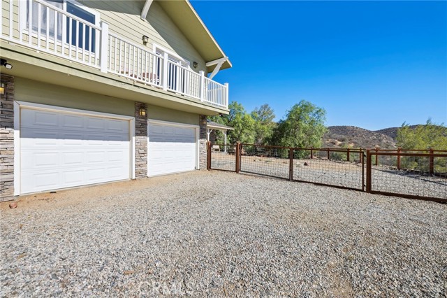 Detail Gallery Image 3 of 42 For 35607 Red Rover Mine, Acton,  CA 93510 - 5 Beds | 3 Baths