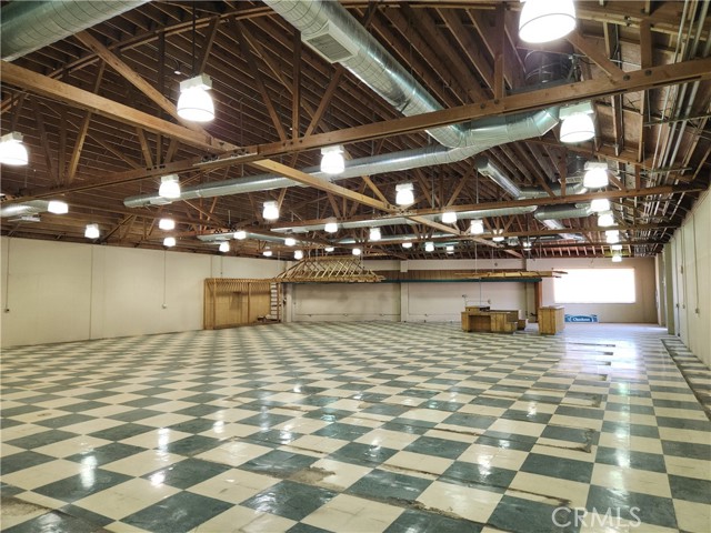 Image 4 of 14 For 5990 Foster Road