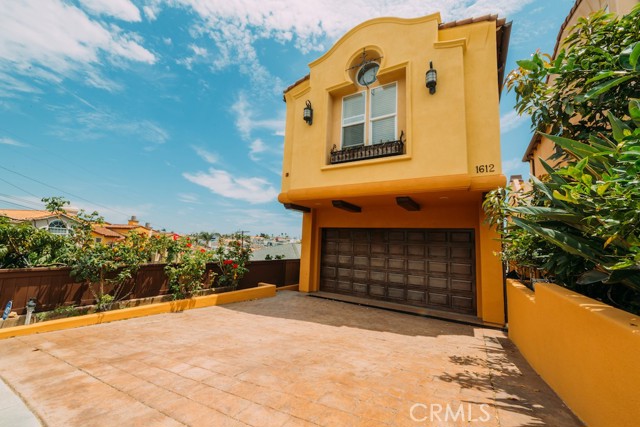 1612 Speyer Lane, Redondo Beach, California 90278, 4 Bedrooms Bedrooms, ,3 BathroomsBathrooms,Residential,For Sale,Speyer,PW25012804