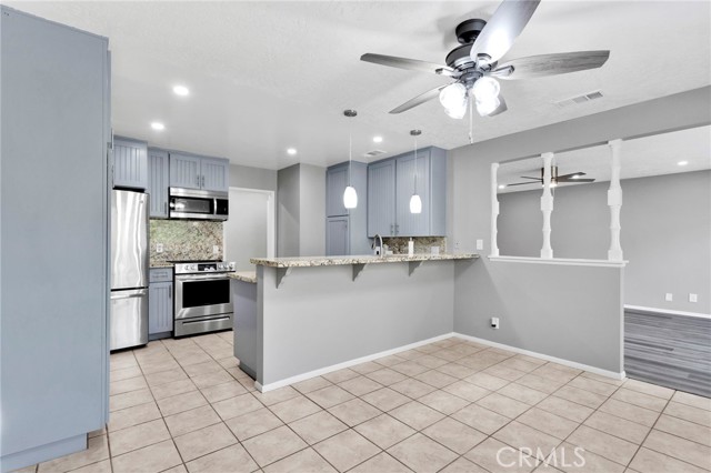 Detail Gallery Image 12 of 44 For 15846 Inyo, Victorville,  CA 92395 - 3 Beds | 2 Baths