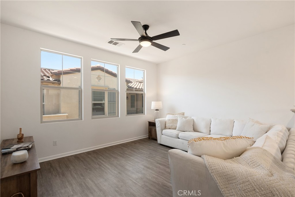 MLS #OC25230097 image #11