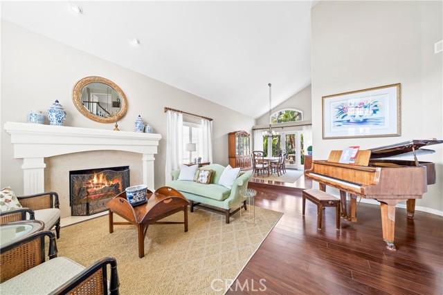 22432 Rosebriar, Mission Viejo CA: https://media.crmls.org/medias/b969554d-2d40-49a4-8d39-c811a6ddb192.jpg