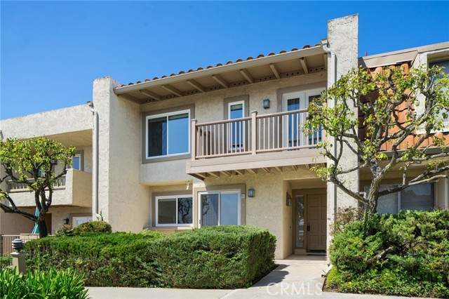 21 Hilltop Circle, Rancho Palos Verdes CA: https://media.crmls.org/medias/b96a3544-0e96-4ef2-bbd5-a920dcfab6a6.jpg