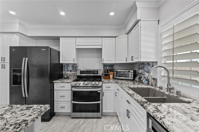 Detail Gallery Image 13 of 37 For 25536 Old Course Way, Valencia,  CA 91355 - 3 Beds | 2 Baths