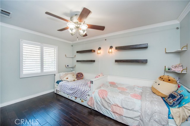 3498 Birchleaf Drive, Corona CA: https://media.crmls.org/medias/b96ac33f-0a40-4830-932c-1f8c15145e4d.jpg