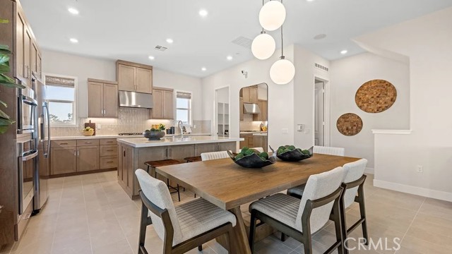 Detail Gallery Image 4 of 36 For 840 Sonia, Irvine,  CA 92618 - 4 Beds | 3/1 Baths