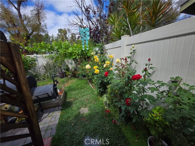5 Carriage Hill Lane, Laguna Hills CA: https://media.crmls.org/medias/b96c9bfb-b900-44fd-a0a8-04b2b38a3dd9.jpg