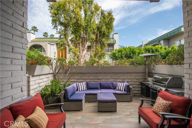 Detail Gallery Image 21 of 27 For 5315 White Oak #K,  Encino,  CA 91316 - 3 Beds | 2/1 Baths