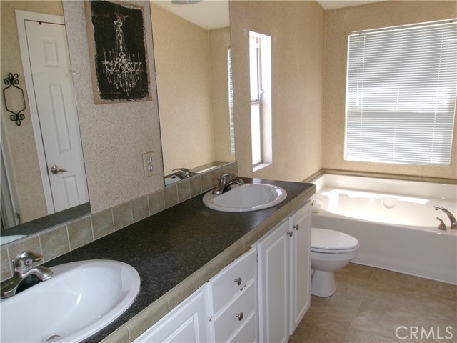 Detail Gallery Image 48 of 61 For 13983 Silver Lake Pl, Victorville,  CA 92395 - 3 Beds | 2 Baths