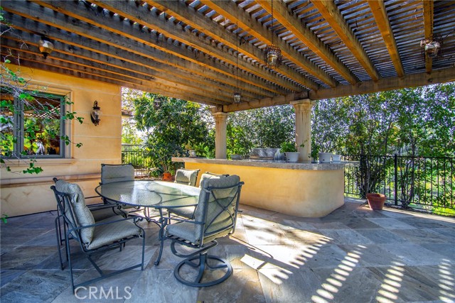 Detail Gallery Image 51 of 73 For 18933 La Montana Pl, Tarzana,  CA 91356 - 7 Beds | 6/1 Baths